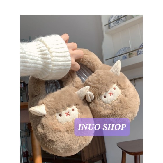 Pantufla de felpa con diseño de oveja
